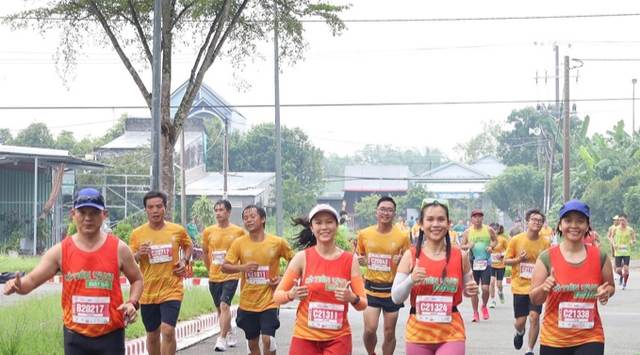 10.000 vận động viên tham gia Giải Marathon Đất Sen hồng- Ảnh 1.