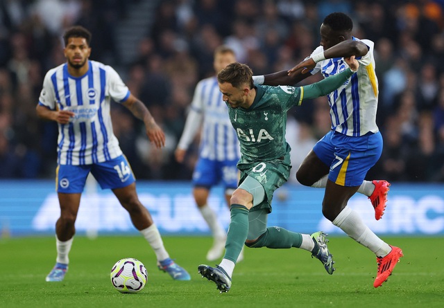 Thua ngược ngỡ ngàng, Tottenham ôm hận tại Brighton- Ảnh 1.