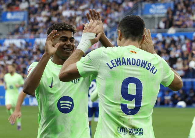 Alaves lập kỷ lục buồn, Barcelona vững ngôi đầu La Liga- Ảnh 2.