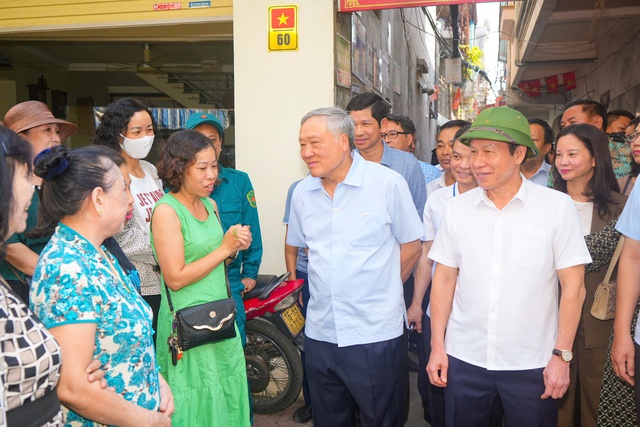 Phó Thủ tướng Thường trực Nguyễn Hòa Bình làm việc với lãnh đạo Hải Phòng- Ảnh 1.