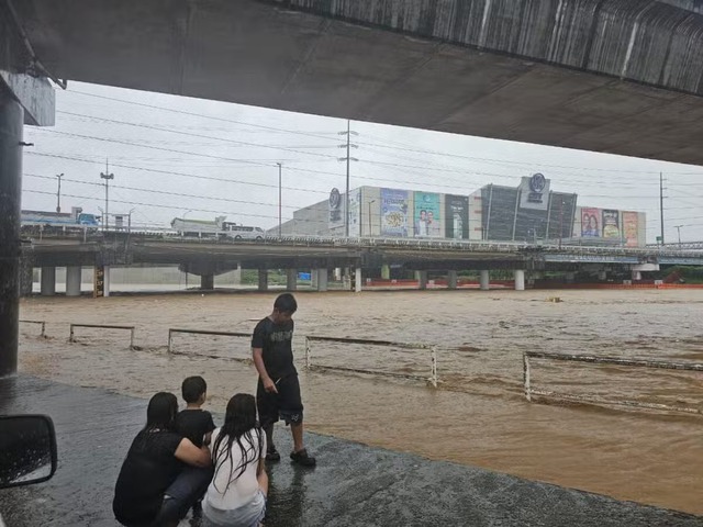 Chuyện hiếm ở Tây Thái Bình Dương: Bốn cơn bão cùng hoạt động, 2 cơn ở biển Đông- Ảnh 3.