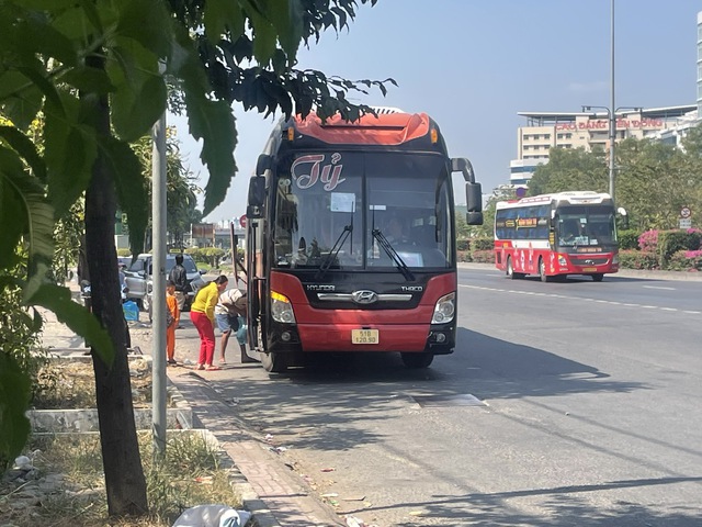 TP HCM còn bao nhiêu điểm “xe dù, bến cóc”?- Ảnh 1.