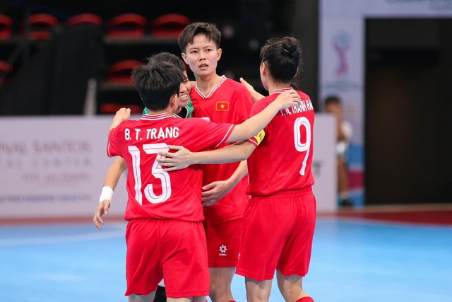 Futsal nữ Việt Nam thắng đậm ngày ra quân giải Đông Nam Á- Ảnh 1.