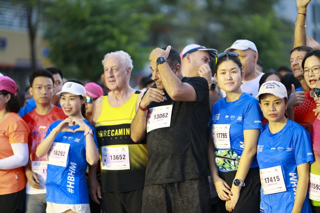 Hồng Lệ, Nguyên Thanh vô địch nữ, nam Giải chạy Marathon Quốc Tế Di sản Hạ Long 2024- Ảnh 6.