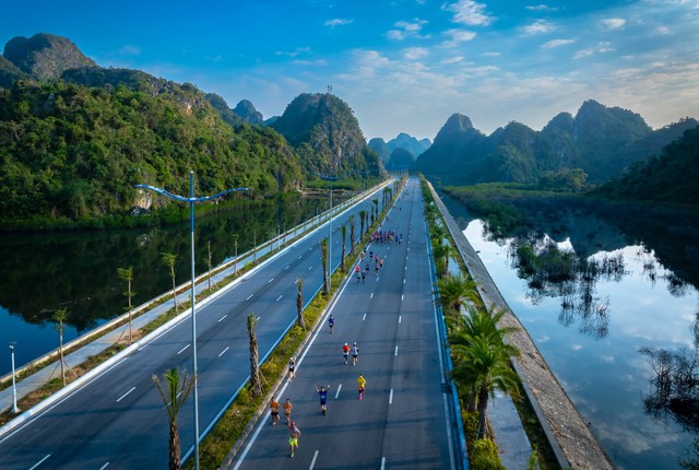 Hồng Lệ, Nguyên Thanh vô địch nữ, nam Giải chạy Marathon Quốc Tế Di sản Hạ Long 2024- Ảnh 20.