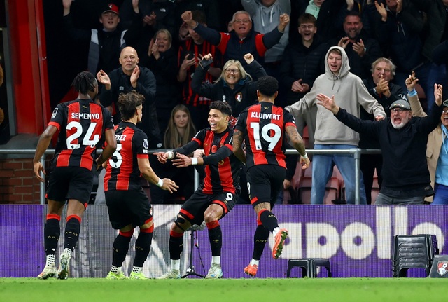 Thua sốc Bournemouth, Man City mất ngôi số 1 vào tay Liverpool- Ảnh 3.