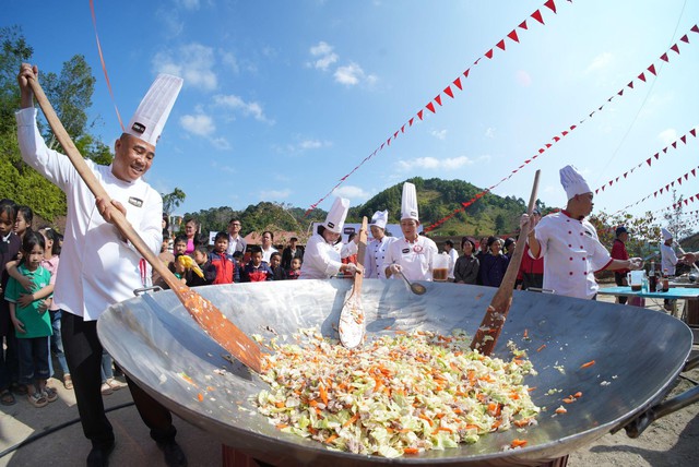 CHIN-SU mang chảo cơm có thịt đặc biệt lên vùng cao nhân dịp 20-11- Ảnh 4.