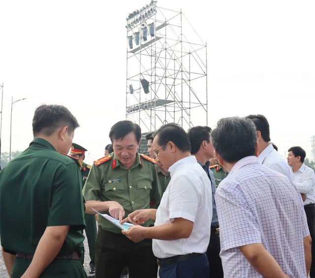 Bí thư Tỉnh ủy Long An kiểm tra công tác tổ chức một sự kiện lớn- Ảnh 1.