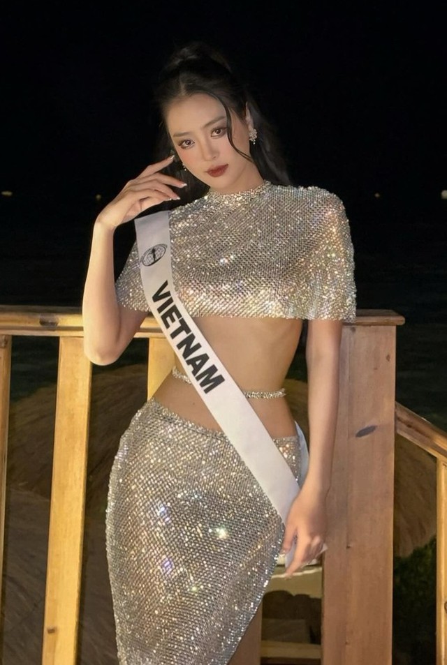 Bùi Khánh Linh khoe dáng cuốn hút với bikini- Ảnh 7.