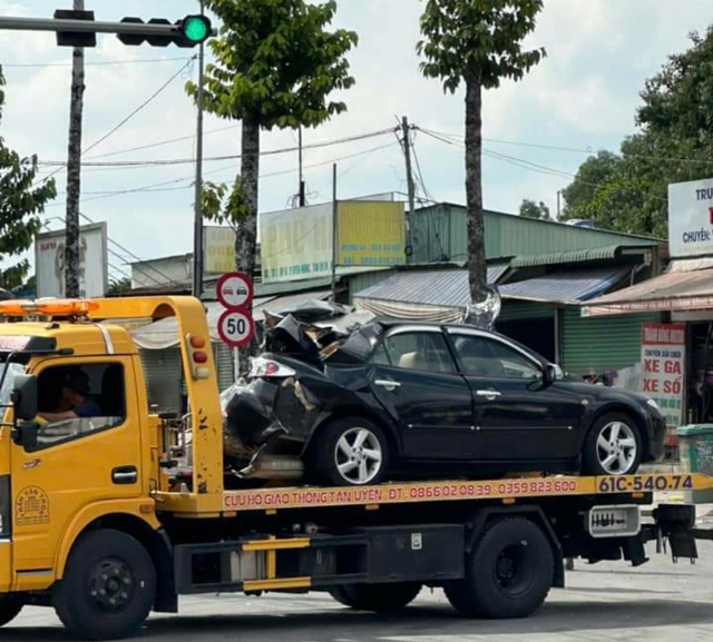 Xe ben "lùa" hàng loạt phương tiện đang dừng đèn đỏ, 1 shipper tử vong- Ảnh 3.