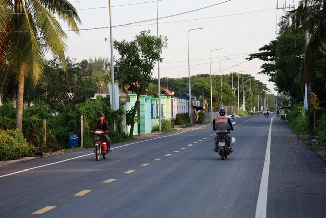 Đối lập hai bên cầu Long Đại, đoạn "nát như tương", đoạn sạch sẽ, thông thoáng- Ảnh 9.