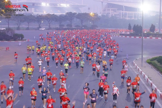 Nguyễn Thị Oanh lập kỷ lục quốc gia mới tại Viettel Marathon Hà Nội 2024- Ảnh 7.