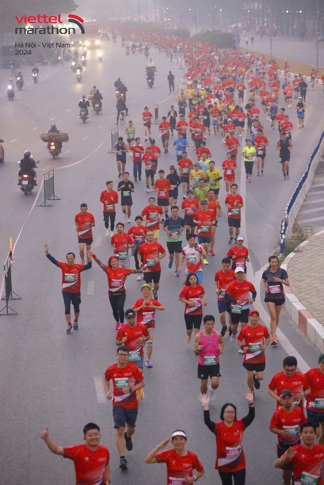 Nguyễn Thị Oanh lập kỷ lục quốc gia mới tại Viettel Marathon Hà Nội 2024- Ảnh 8.