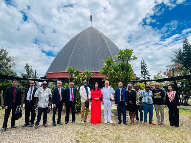 Thứ trưởng Lê Thị Thu Hằng thăm, làm việc tại New Caledonia- Ảnh 1.