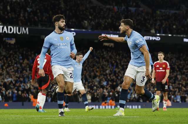 116 giây kinh hoàng, Man City thua ngược cực sốc derby Manchester- Ảnh 4.