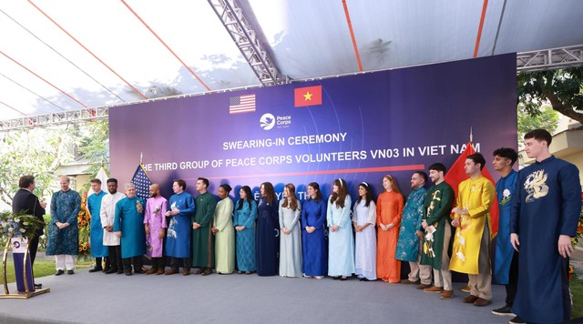 Khóa tình nguyện viên Peace Corps lớn nhất tại Việt Nam tuyên thệ- Ảnh 1.