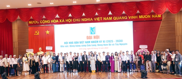 Bầu 68 đại biểu dự Đại hội Hội Nhà văn toàn quốc lần thứ XI- Ảnh 4.