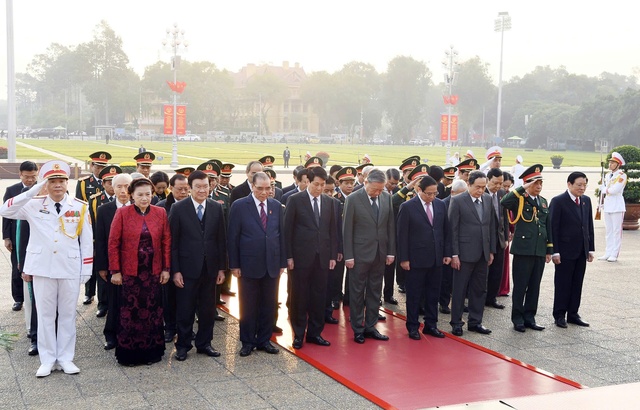 Lãnh đạo Đảng, Nhà nước vào Lăng viếng Chủ tịch Hồ Chí Minh- Ảnh 2.