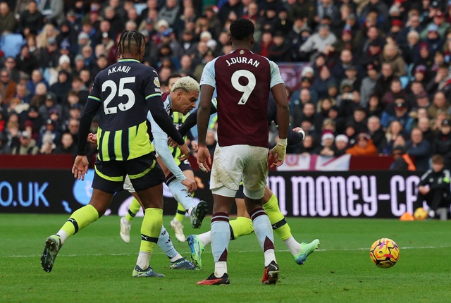 Man City thua thảm, Aston Villa lên Top 5 Ngoại hạng- Ảnh 2.