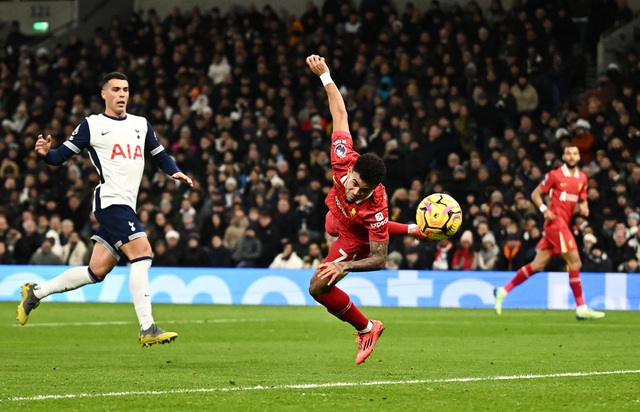 Mãn nhãn trận cầu 9 bàn, Liverpool "vùi dập" Tottenham vững ngôi đầu- Ảnh 1.