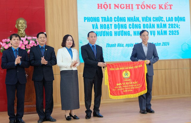 LĐLĐ tỉnh Thanh Hóa: Đơn vị xuất sắc dẫn đầu phong trào thi đua CNVC-LĐ- Ảnh 7.