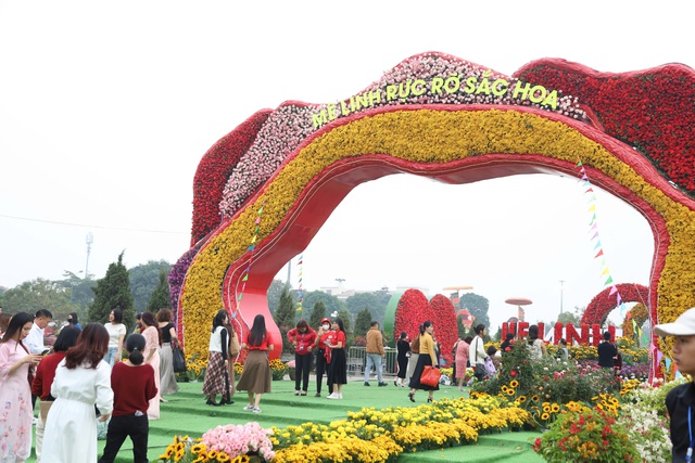 Rực rỡ Festival hoa Mê Linh - lễ hội hoa lớn nhất miền Bắc- Ảnh 6.