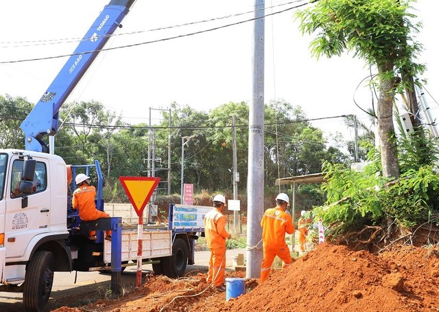 Công ty Điện lực Đắk Nông nỗ lực vượt khó hoàn thành toàn điện các nhiệm vụ- Ảnh 6.