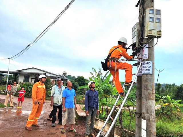 Công ty Điện lực Đắk Nông nỗ lực vượt khó hoàn thành toàn điện các nhiệm vụ- Ảnh 3.