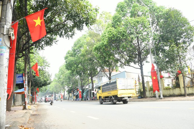 Khánh thành "Đường cờ Tổ quốc", trao học bổng cho học sinh nghèo tại Đồng Nai- Ảnh 13.