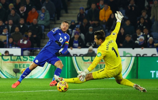 "Thuyền trưởng" Van Nistelrooy ra mắt ấn tượng, Leicester nghiền ép West Ham- Ảnh 2.