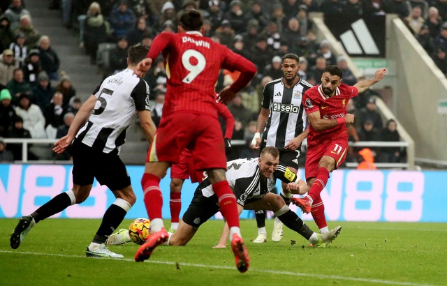 Salah tỏa sáng, Liverpool suýt trắng tay trước Newcastle- Ảnh 5.