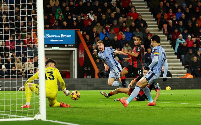 Tottenham sa chân vào vũng lầy, Bournemouth chen chân Top 10 Ngoại hạng Anh- Ảnh 4.