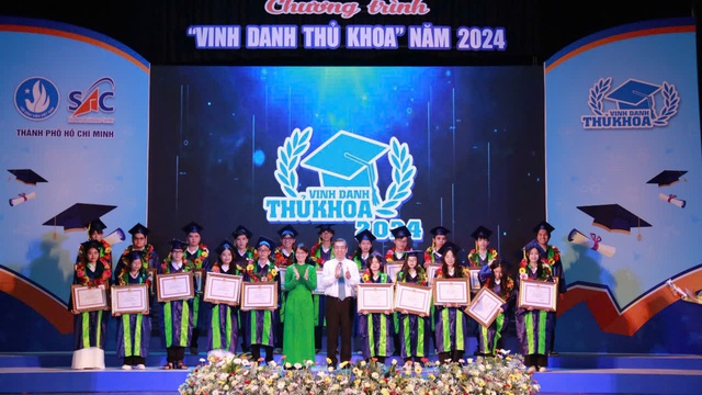 TP HCM: Vinh danh 88 sinh viên thủ khoa năm 2024- Ảnh 3.