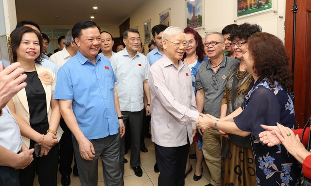 Tổng Bí thư Nguyễn Phú Trọng tiếp xúc cử tri TP Hà Nội Ảnh: HUY THANH Tổng Bí thư Nguyễn Phú Trọng tiếp xúc cử tri TP Hà Nội Ảnh: HUY THANH