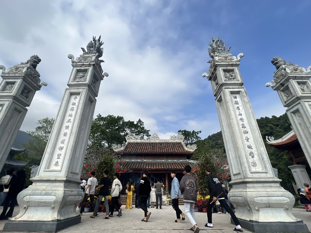 Về Quảng Bình đầu năm, đi viếng mộ Đại tướng Võ Nguyên Giáp- Ảnh 7.