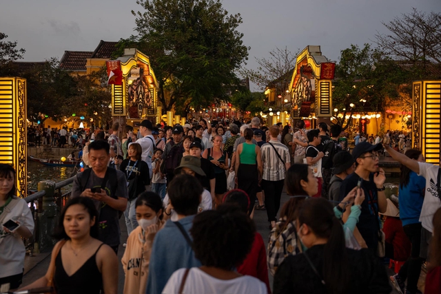 Quảng Nam đón 305.000 lượt khách dịp Tết, tăng đột biến so với năm trước- Ảnh 2.