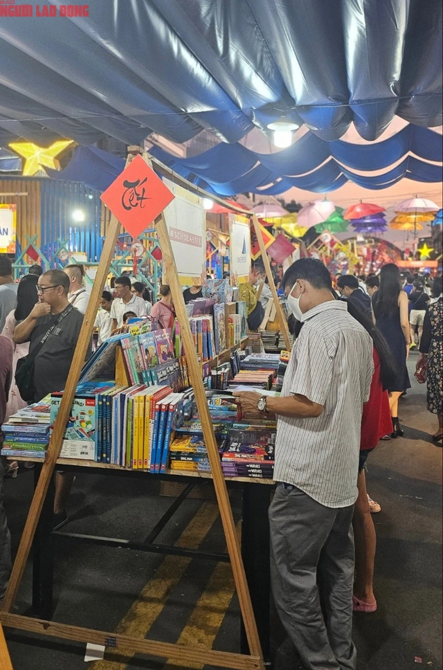 Lễ hội Đường Sách Tết Giáp Thìn thu hút trên 1 triệu lượt khách- Ảnh 6.