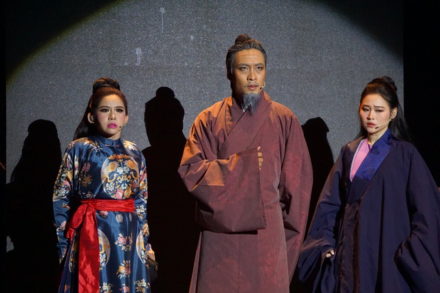 Hồng Vân, Kim Tử Long, Hoàng Sơn hội ngộ trong vở kịch "Tình sử Thăng Long"- Ảnh 3.