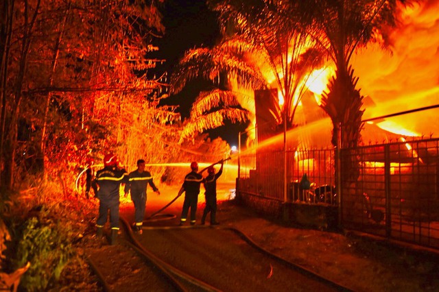 Điều tra vụ cháy lớn trong đêm ở Đồng Nai- Ảnh 3.