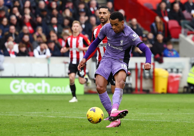 Salah tái xuất, Liverpool thắng Brentford giữ vững ngôi đầu Ngoại hạng Anh- Ảnh 7.