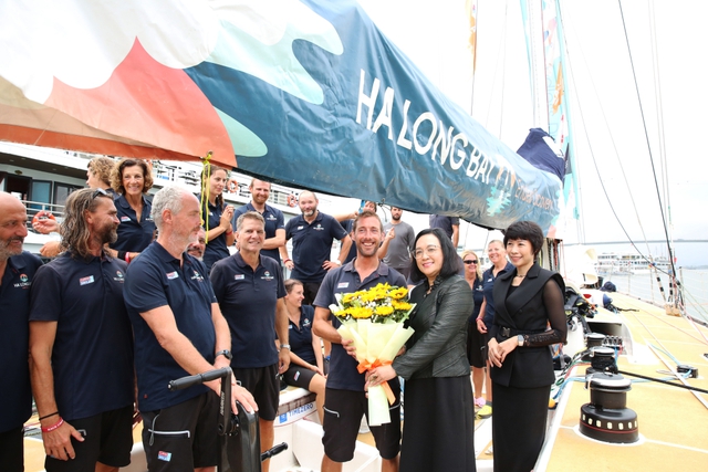 Đội Việt Nam về thứ 5 tại Giải đua thuyền buồm Clipper Race- Ảnh 1.