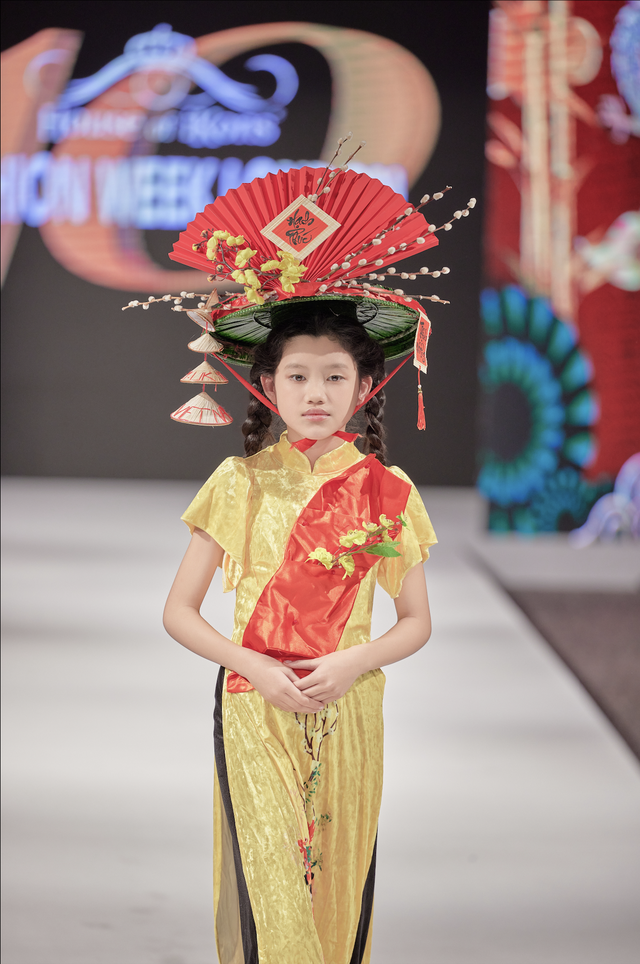 Anna Hoàng mang Tết Việt đến Tuần lễ thời trang London- Ảnh 10.