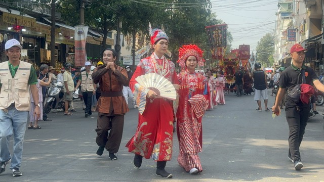 Gần 1.000 người tham gia lễ nghinh thần trên sông Đồng Nai- Ảnh 7.