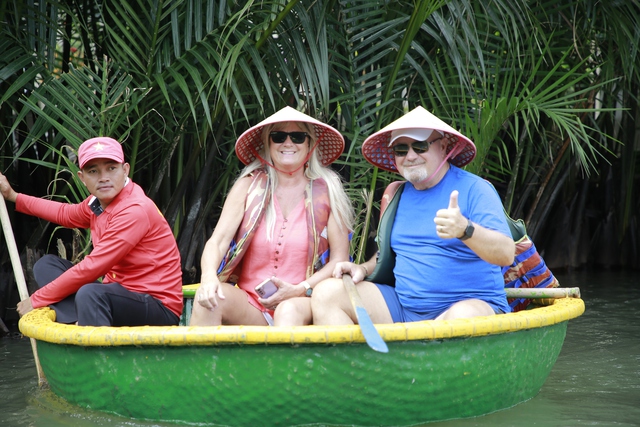 Có gì đặc biệt tại rừng dừa nước ở Quảng Nam mà khách đến nườm nượp?- Ảnh 5.