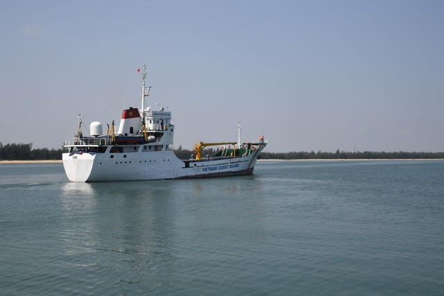 Tàu cảnh sát biển lên đường thực hiện nhiệm vụ trực Tết- Ảnh 3.