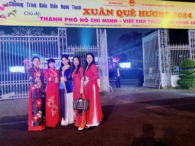 NTK Quỳnh Paris họp mặt "Xuân quê hương" với kiều bào Việt Nam- Ảnh 3.