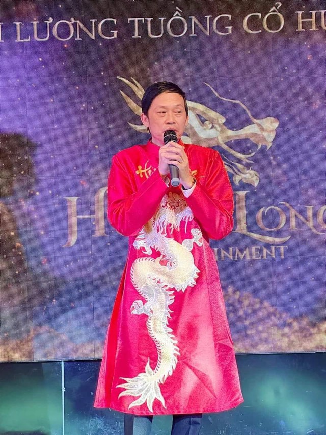 Hoài Linh, Hữu Quốc, Bình Tinh và nghệ sĩ tề tựu mừng 7 năm đoàn Huỳnh Long khởi sắc- Ảnh 2.