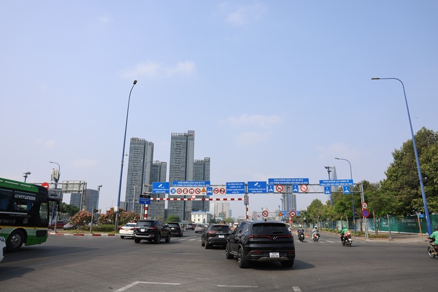 TP HCM: Hình ảnh giao thông trong ngày nghỉ Tết Nguyên đán đầu tiên- Ảnh 3.
