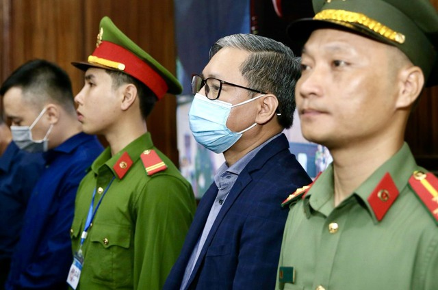 Xét xử vụ án Vạn Thịnh Phát: Hôm nay, thẩm vấn bị cáo Trương Mỹ Lan và Nguyễn Cao Trí- Ảnh 2.