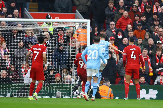 Liverpool chia điểm nghẹt thở với Man City, Arsenal hưởng lợi lớn- Ảnh 4.